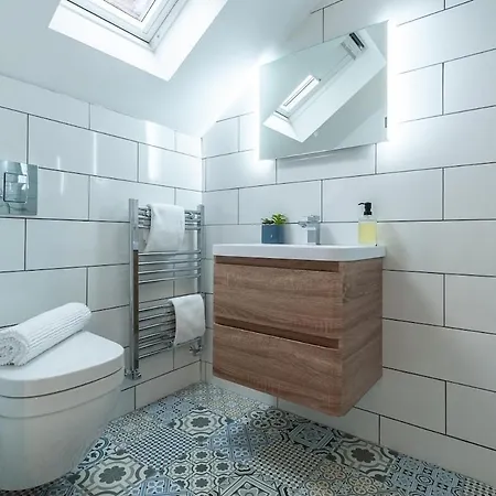 아파트 Modern, New 1 Bed Flat, Free Wi-fi, Free Parking