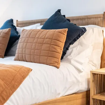 Modern, New 1 Bed Flat, Free Wi-fi, Free Parking Daire *