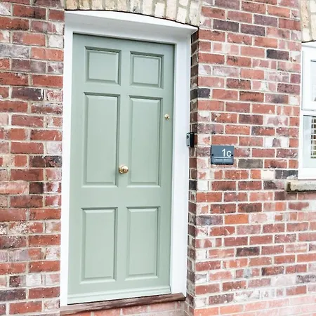 Daire Modern, New 1 Bed Flat, Free Wi-fi, Free Parking *